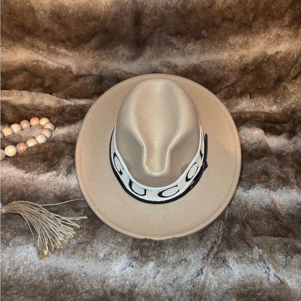 Beige Fedora with Gucci Logo Band - Picture 5 of 8